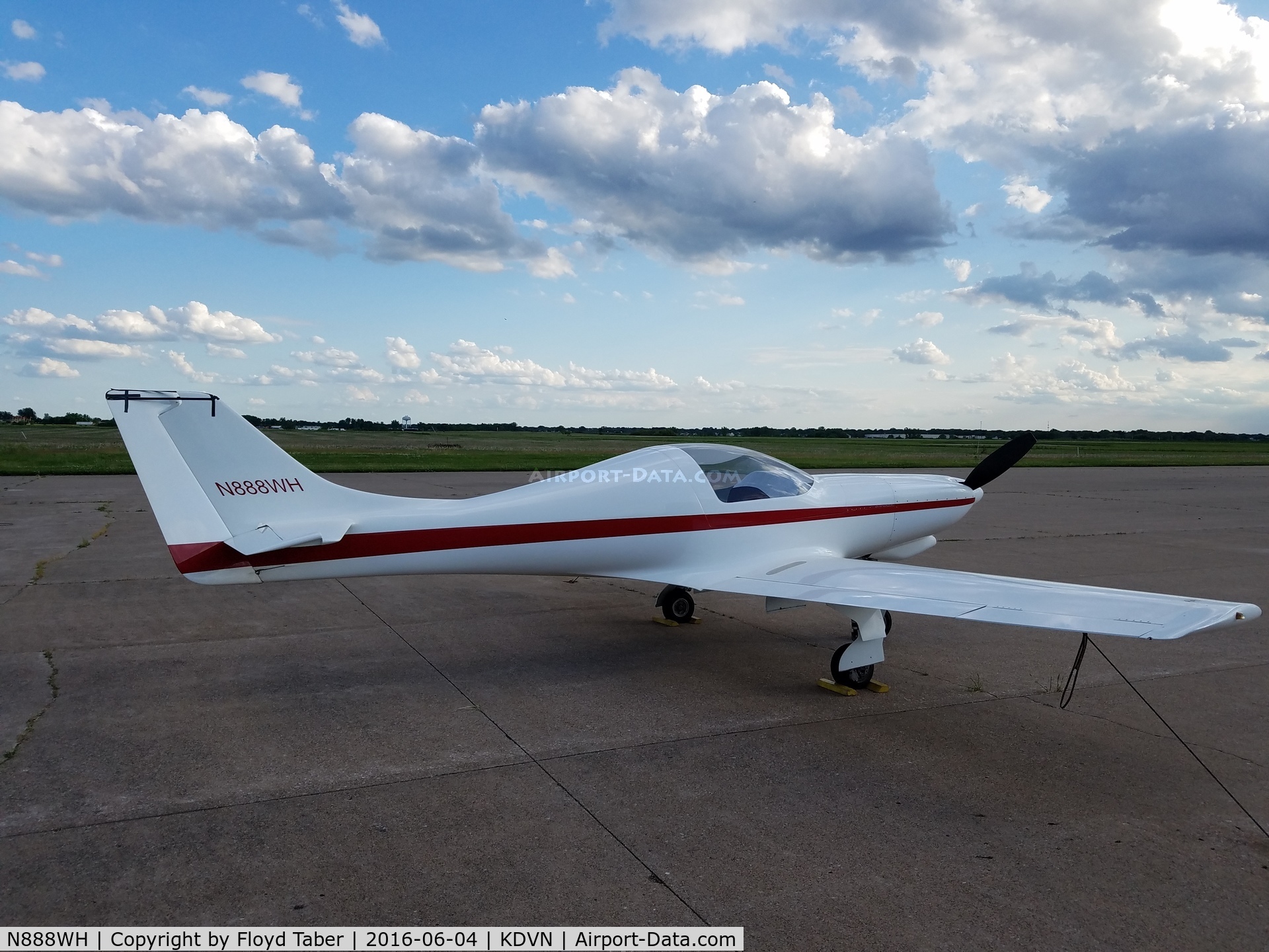N888WH, Lancair 320 C/N ST-100, Sitting on the transient aircraft ramp