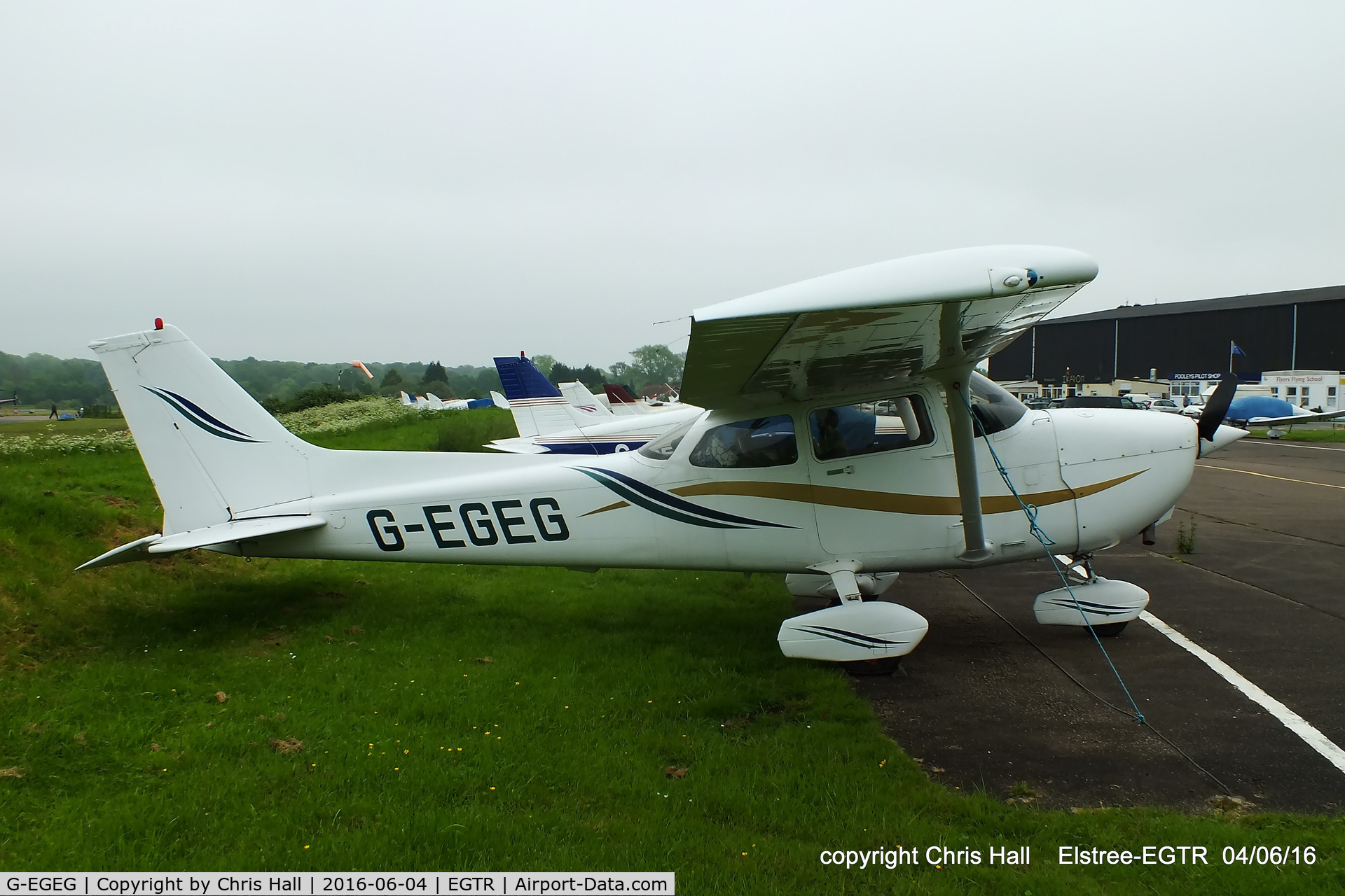 G-EGEG, 2000 Cessna 172R C/N 17280894, at Elstree