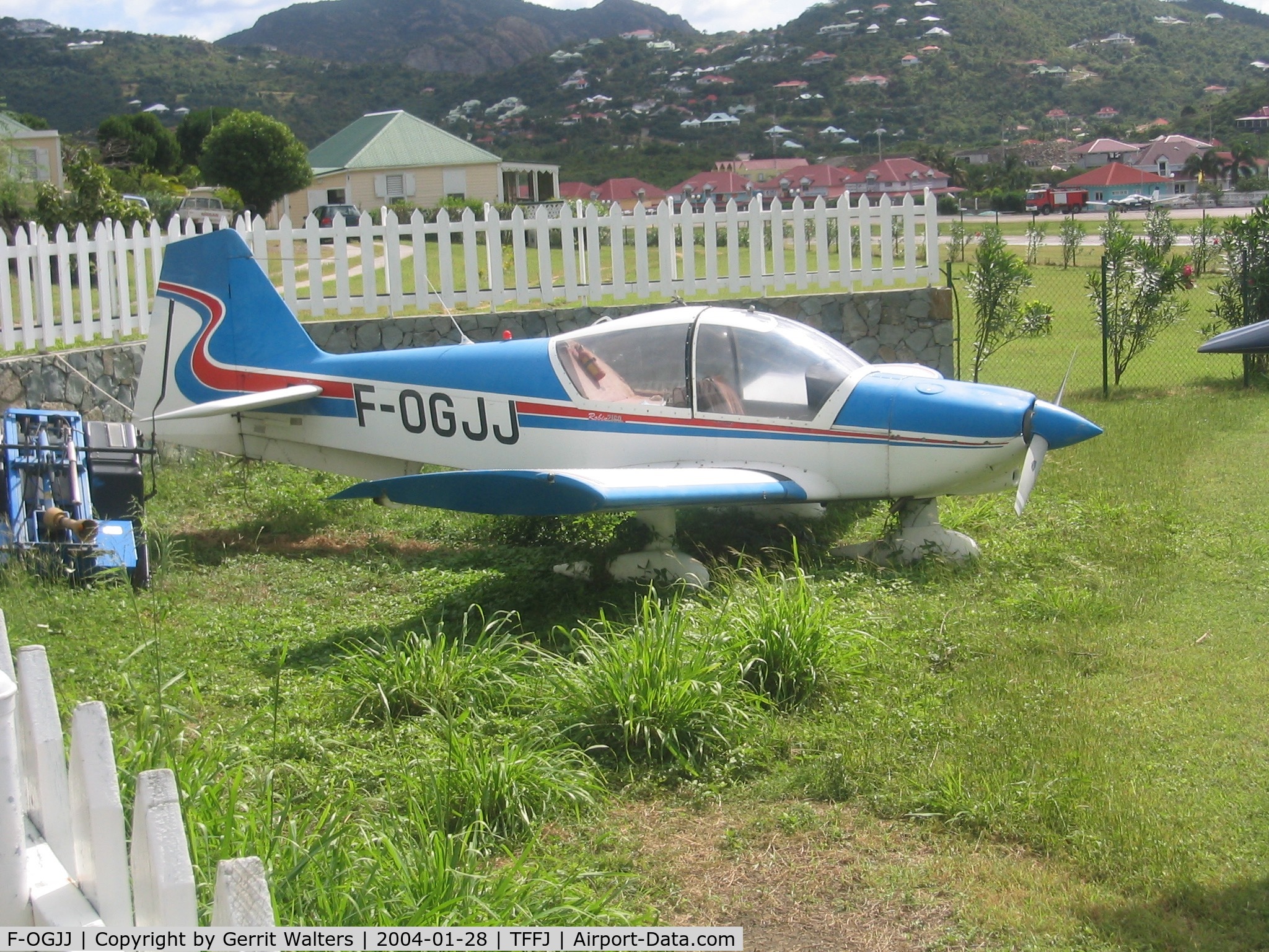 F-OGJJ, Robin R-2160 Alpha Sport C/N 184, AIRPLANE AT ST. BARTS AIRPORT FRENCH CARIBBEAN