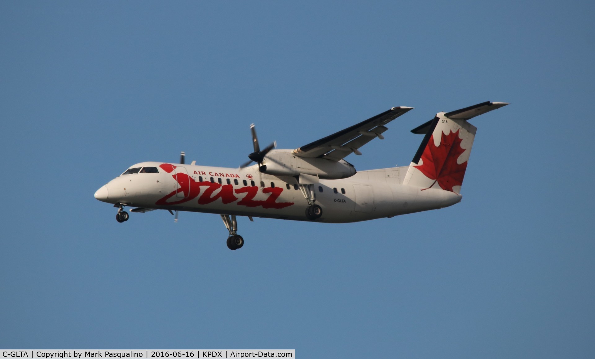 C-GLTA, 1989 De Havilland Canada DHC-8-301 Dash 8 C/N 154, DHC-8-301