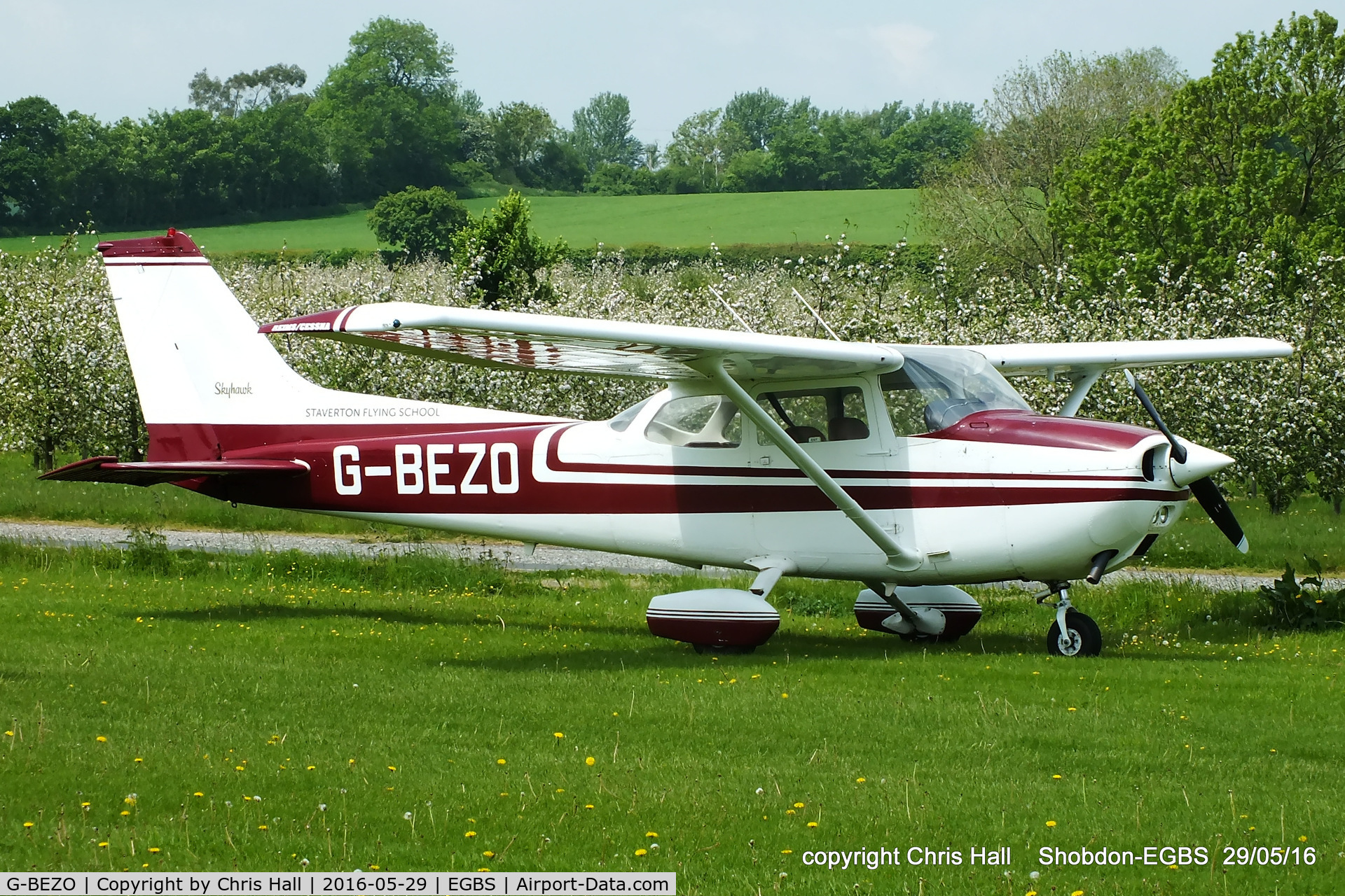 G-BEZO, 1976 Reims F172M ll Skyhawk C/N 1392, at Shobdon