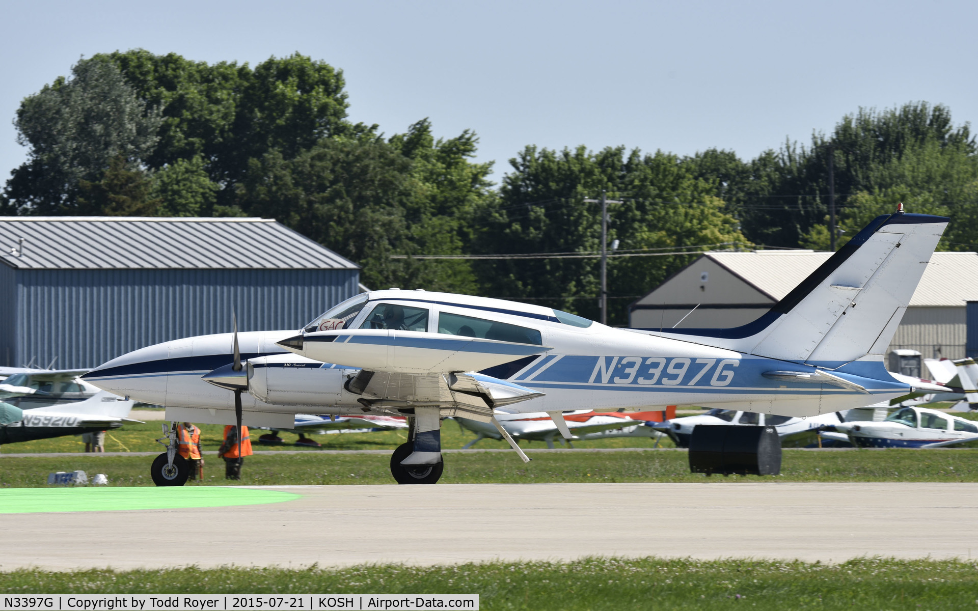 N3397G, 1976 Cessna 310R C/N 310R0821, Airventure 2015