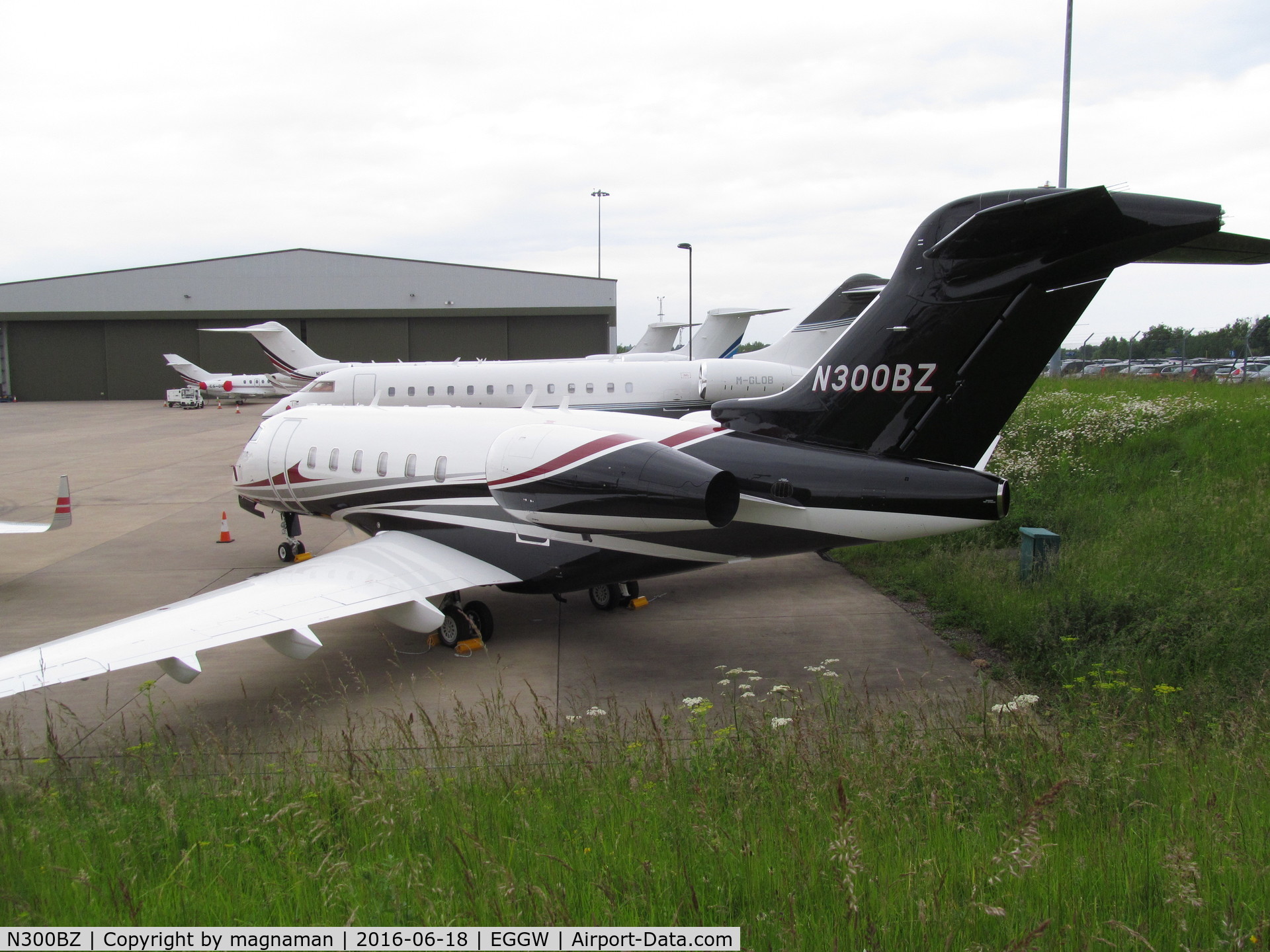 N300BZ, 2004 Bombardier Challenger 300 (BD-100-1A10) C/N 20030, nice challenger 300