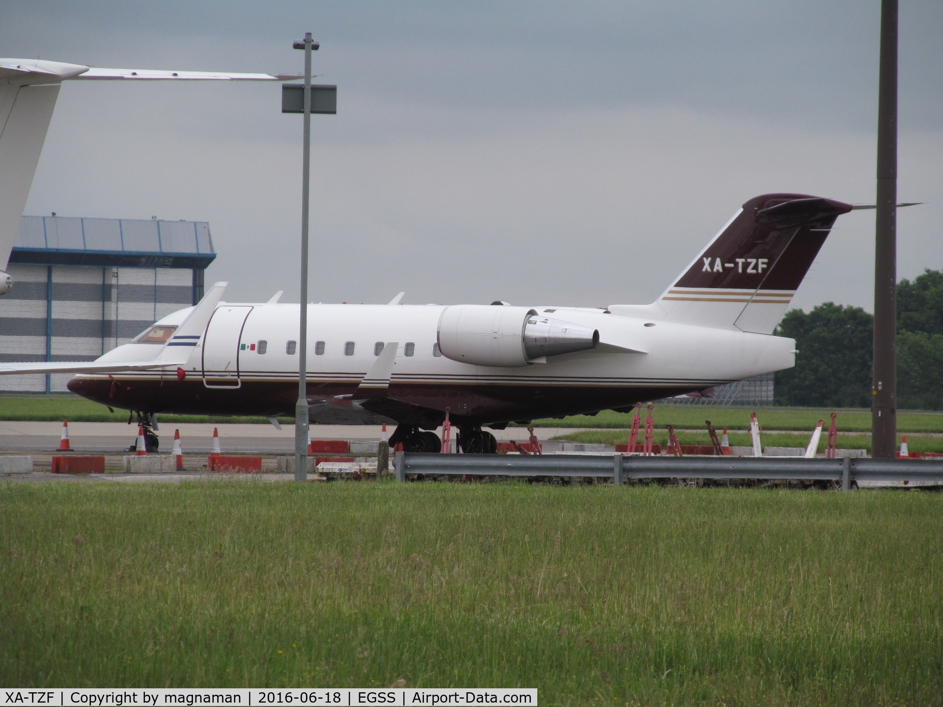 XA-TZF, 2002 Bombardier Challenger 604 (CL-600-2B16) C/N 5527, always nice to see a Mexican on these shores