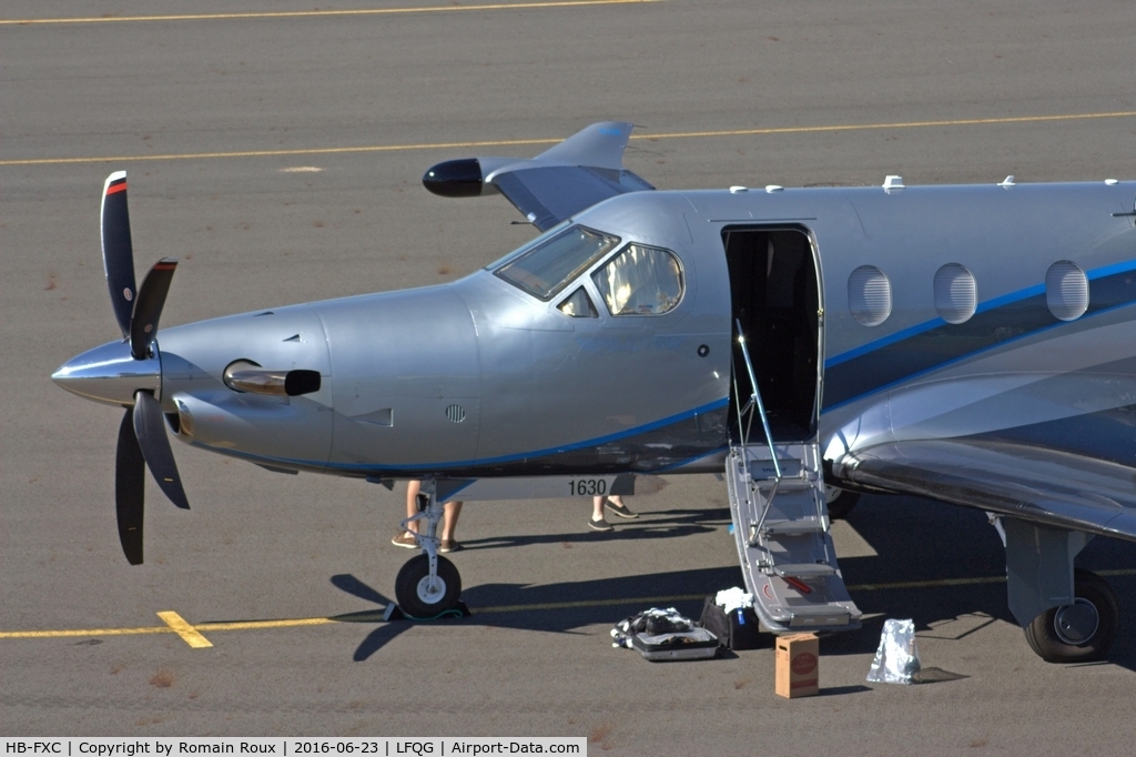 HB-FXC, 2016 Pilatus PC-12/47E C/N 1630, Parked from Genève