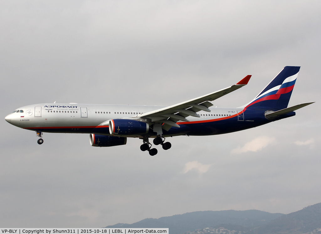 VP-BLY, 2008 Airbus A330-243 C/N 973, Landing rwy 25R