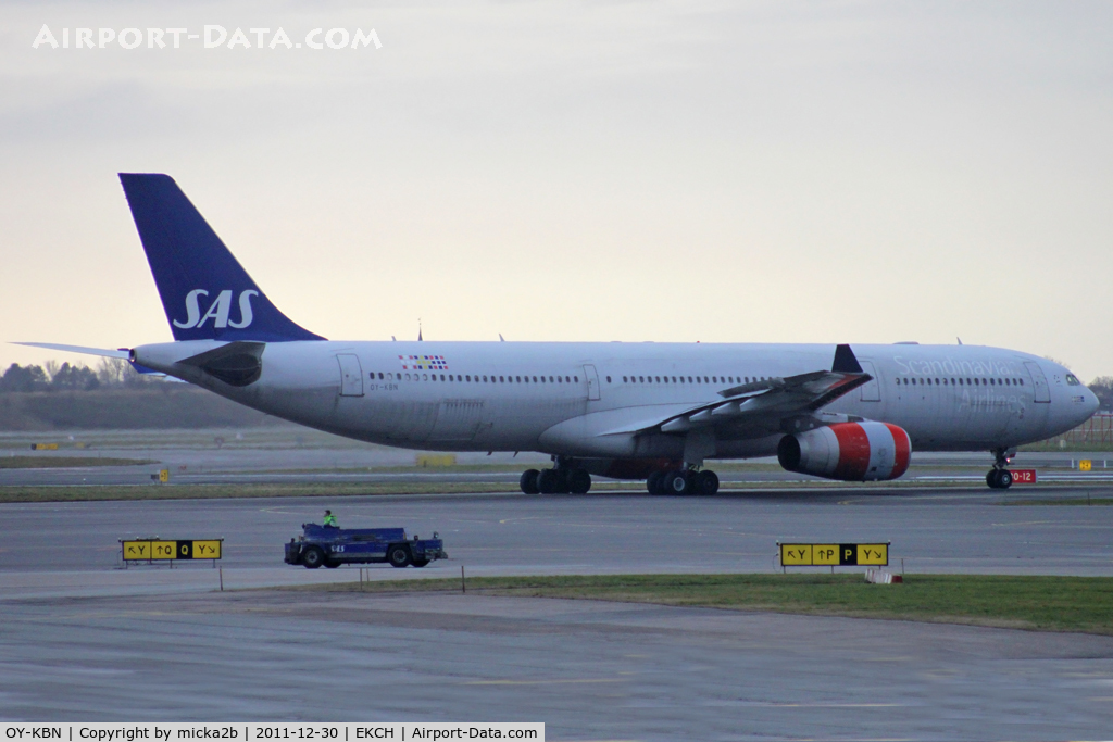 OY-KBN, 2002 Airbus A330-343X C/N 496, Taxiing