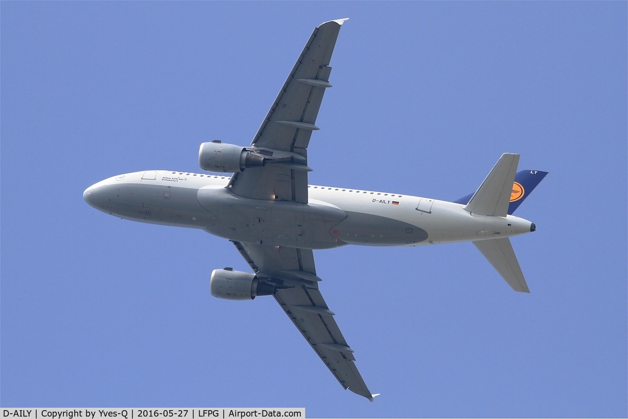 D-AILY, 1998 Airbus A319-114 C/N 875, Airbus A319-114, Take off rwy 27L, Roissy Charles De Gaulle airport (LFPG-CDG)
