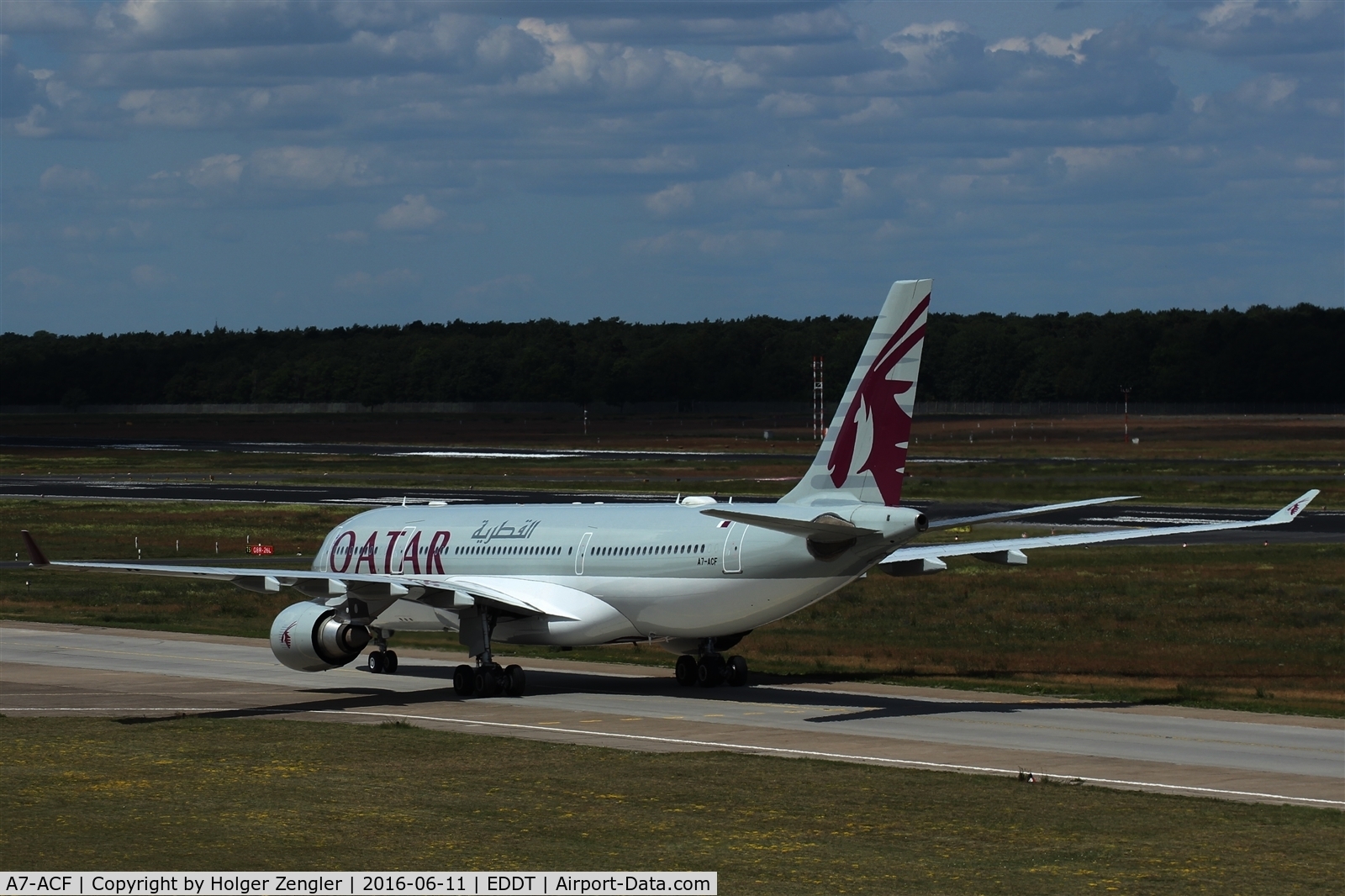 A7-ACF, 2004 Airbus A330-202 C/N 638, On taxi to parking position.....