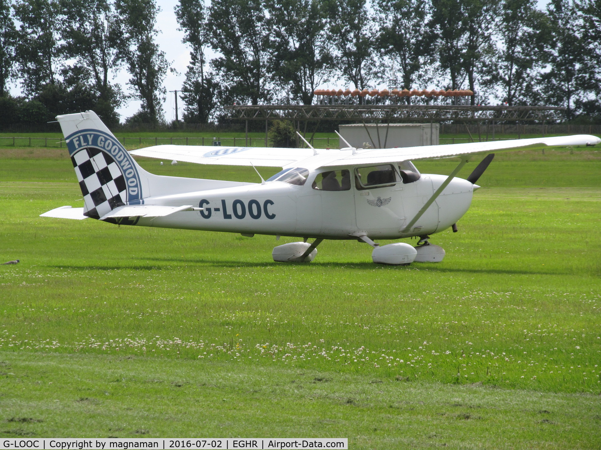G-LOOC, 2009 Cessna 172S C/N 172S11006, need a spelling lesson as much as flying lesson
