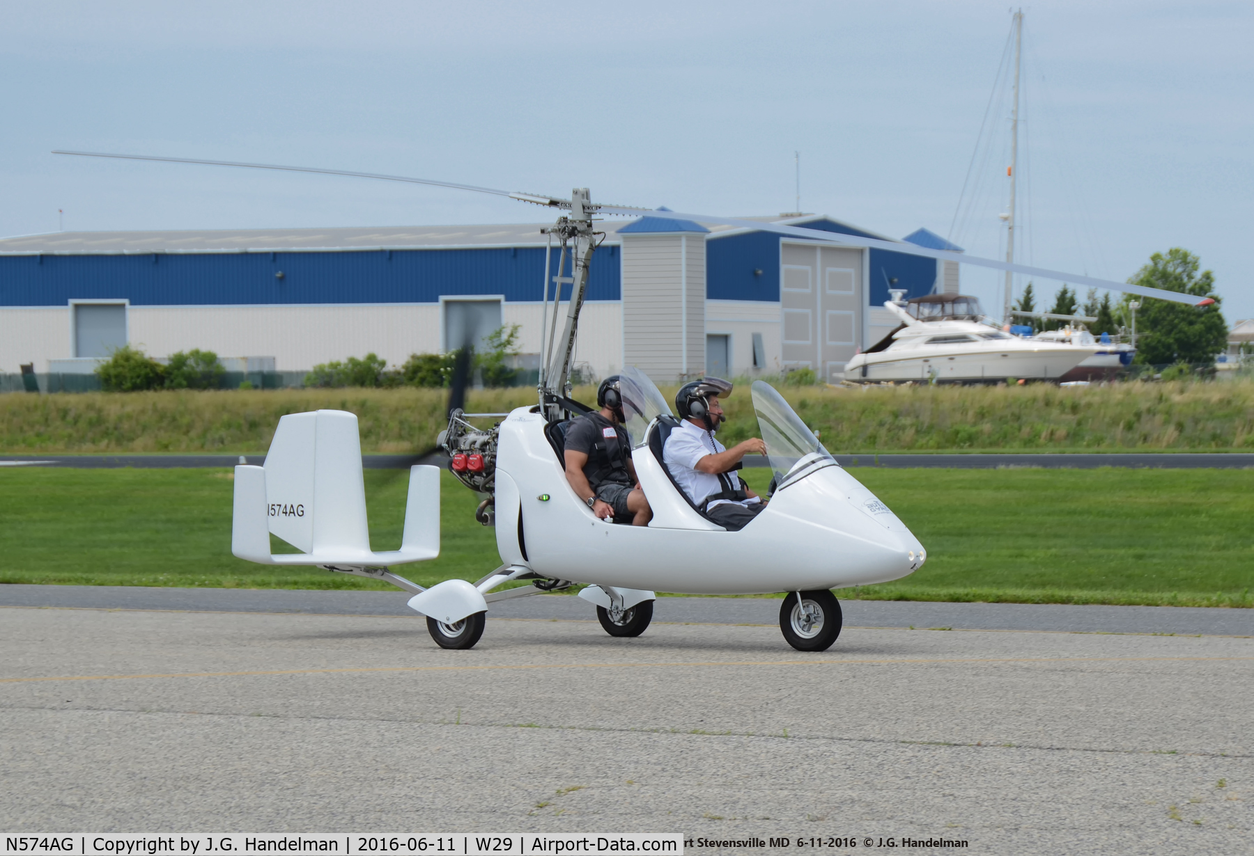 N574AG, Autogyro MTOsport C/N MO1302, Taxiing to runway.