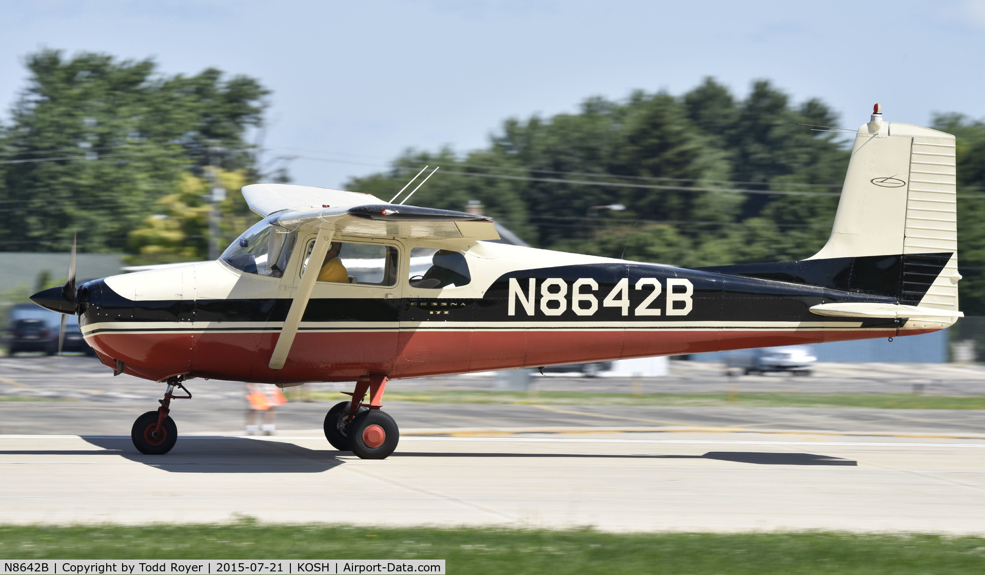 N8642B, 1957 Cessna 172 C/N 36342, Airventure 2015