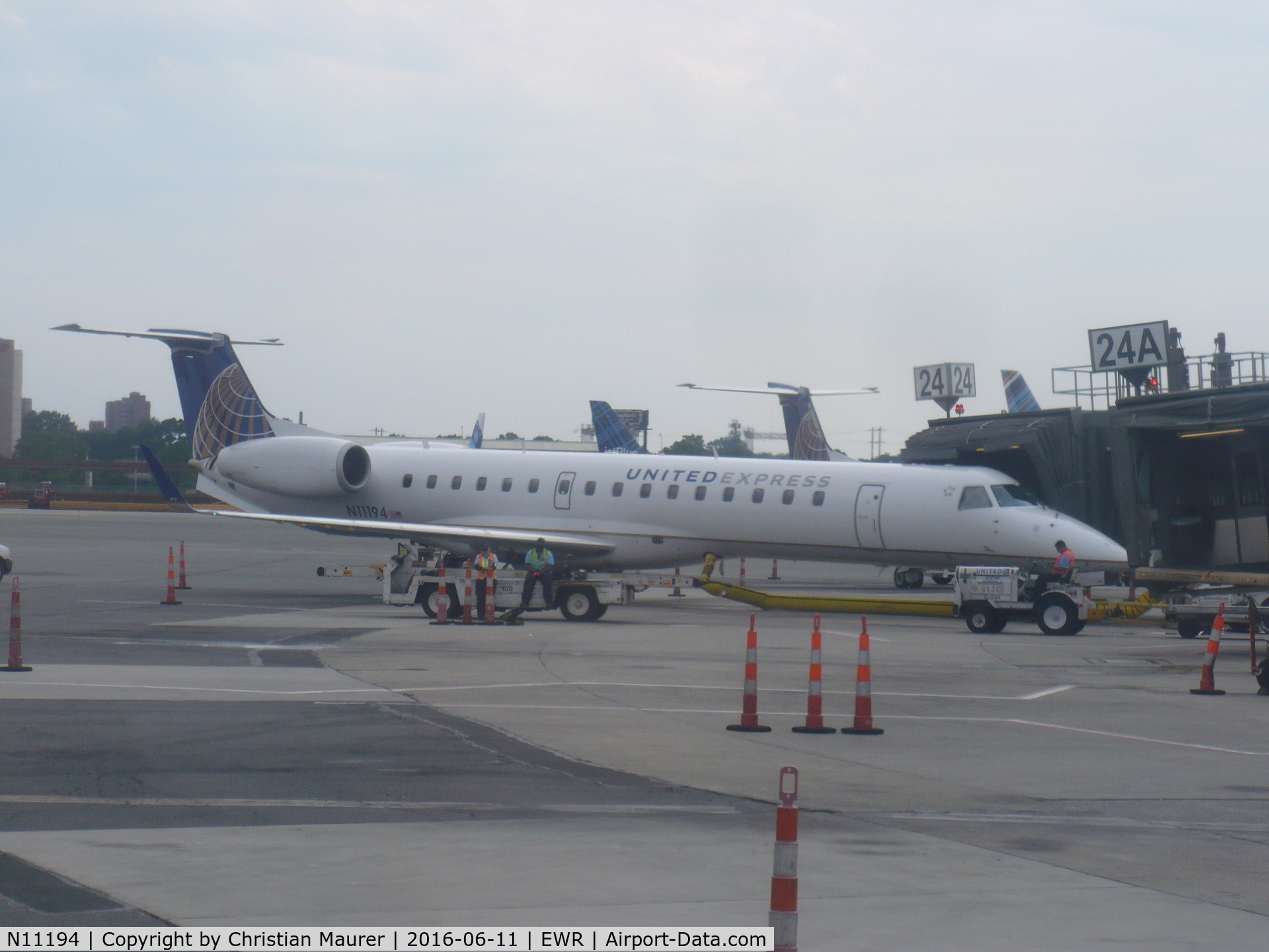 N11194, 2005 Embraer ERJ-145XR (EMB-145XR) C/N 14500940, ExpressJet ERJ-145XR