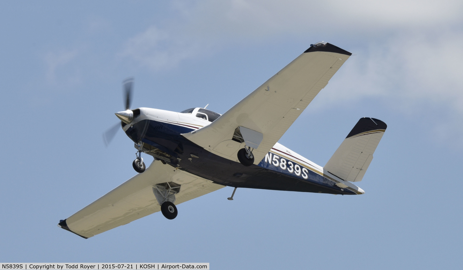 N5839S, 1964 Beech S35 Bonanza C/N D-7736, Airventure 2015