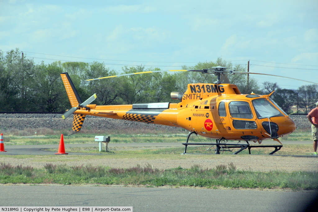 N318MG, 2012 Eurocopter AS-350B-3 Ecureuil Ecureuil C/N 7473, N318MG Squirrel at Mid Valley Airpar, New Mexico