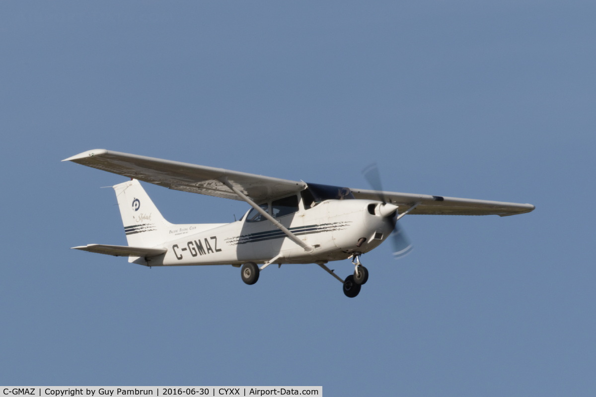C-GMAZ, 1998 Cessna 172R C/N 17280468, Landing