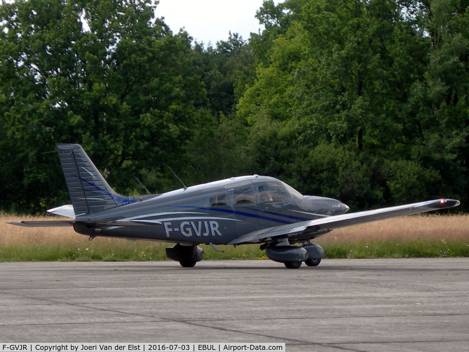 F-GVJR, 1996 Piper PA-28-181 Archer III C/N 2843025, Ursel Avia 2016