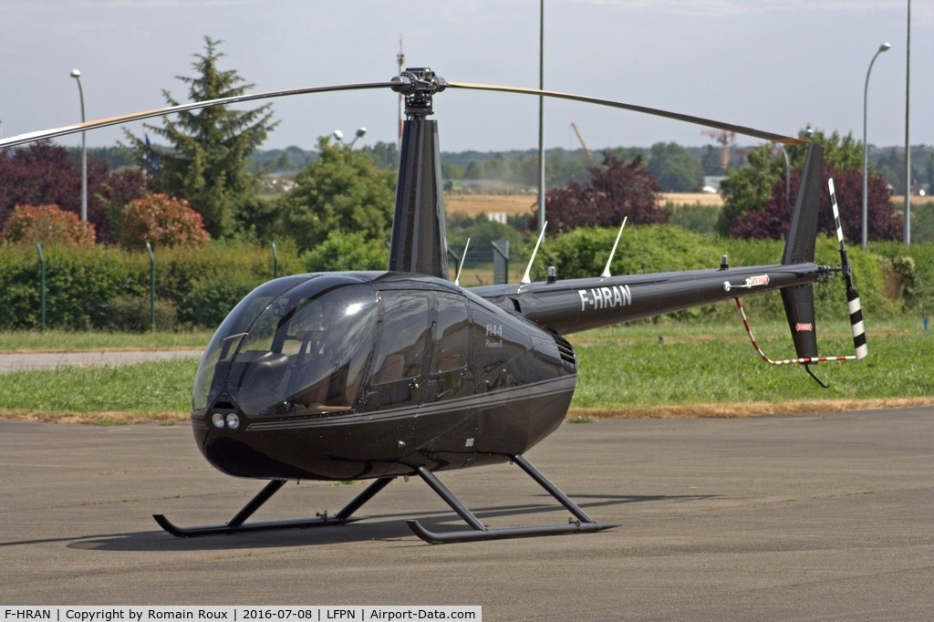 F-HRAN, 2014 Robinson R44  Raven II C/N 13677, Parked