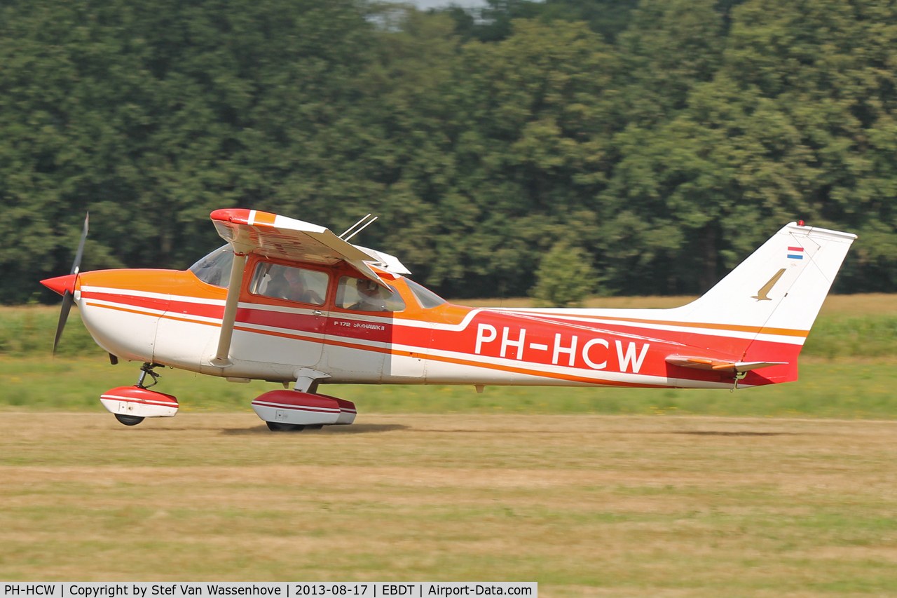 PH-HCW, Reims F172M Skyhawk C/N 1011, Schaffen-Diest Oldtimer Fly-Inn 2013.