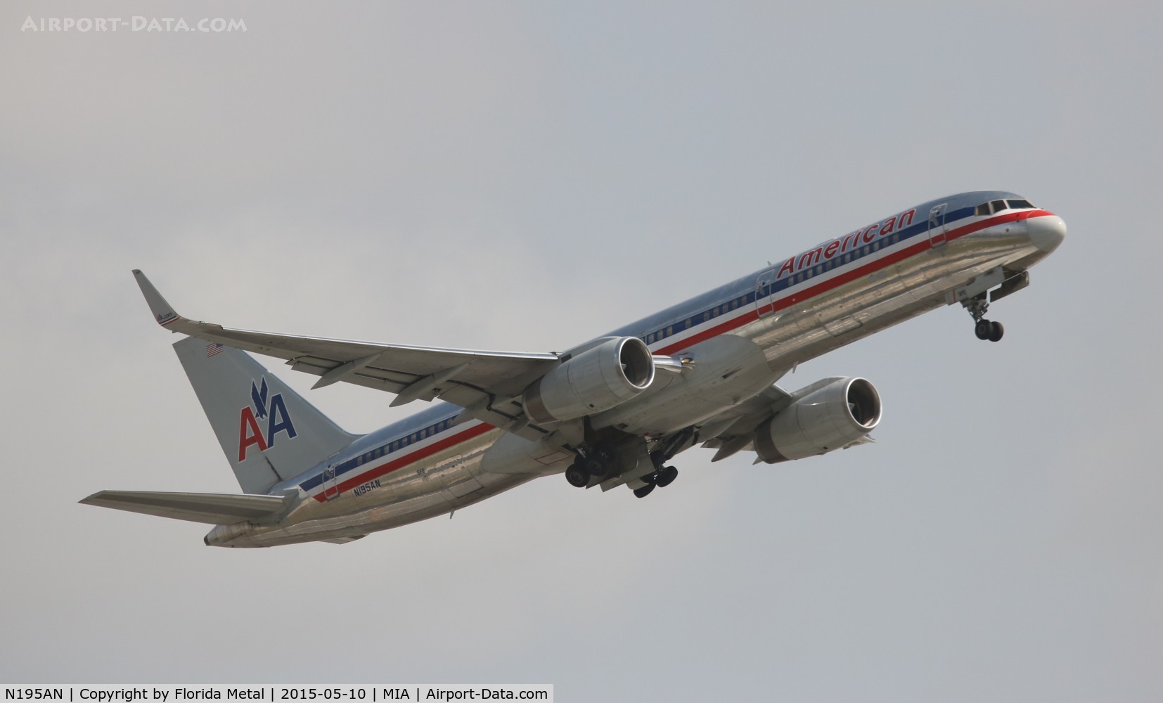 N195AN, 2001 Boeing 757-223 C/N 32389, American