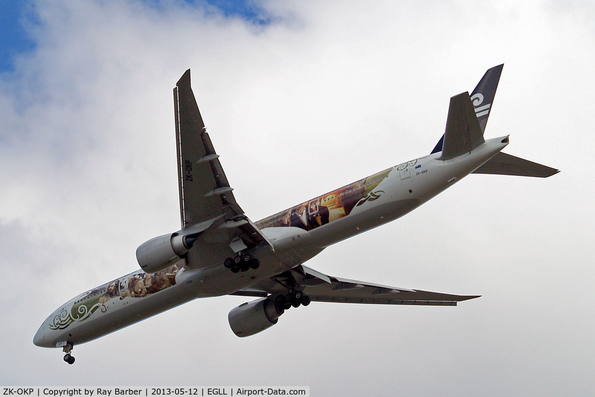 ZK-OKP, 2011 Boeing 777-306/ER C/N 39041, Boeing 777-319ER [39041] (Air New Zealand) Home~G 12/05/2013. On approach 27R.