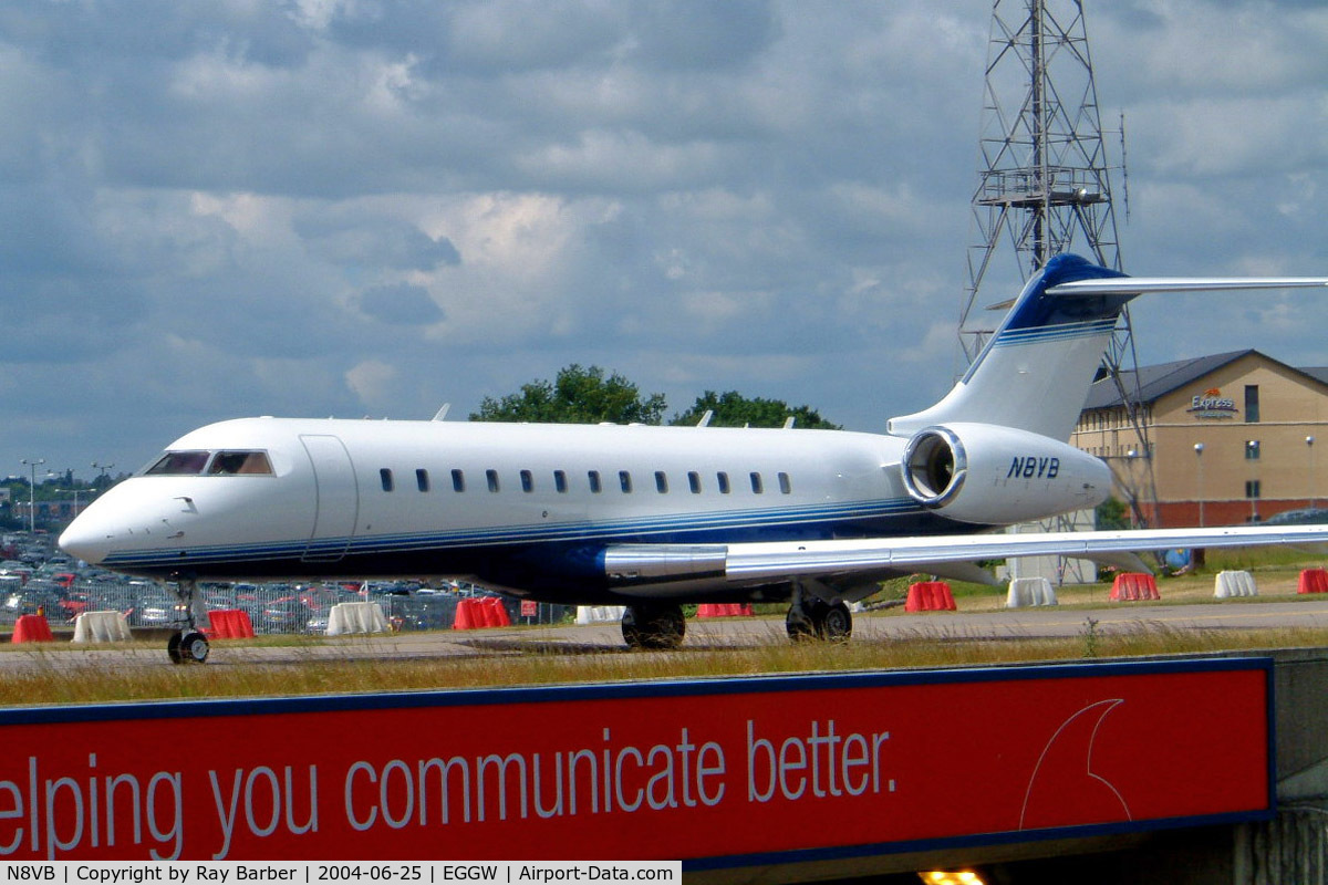 N8VB, 1999 Bombardier BD-700-1A10 Global Express C/N 9021, Bombardier BD-700-1A10 Global Express [9021] Luton~G 25/06/2004