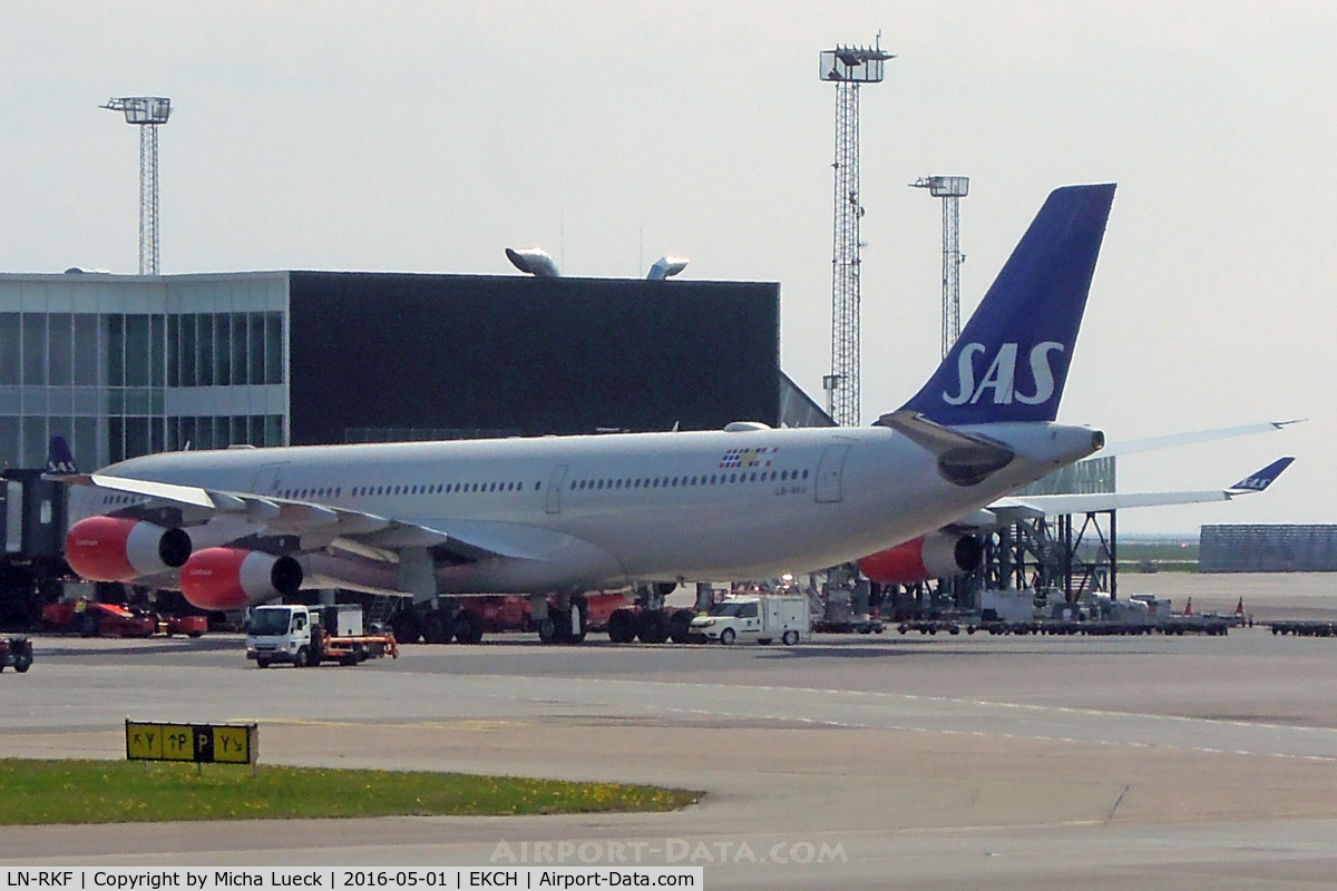 LN-RKF, 2001 Airbus A340-313X C/N 413, At Kastrup