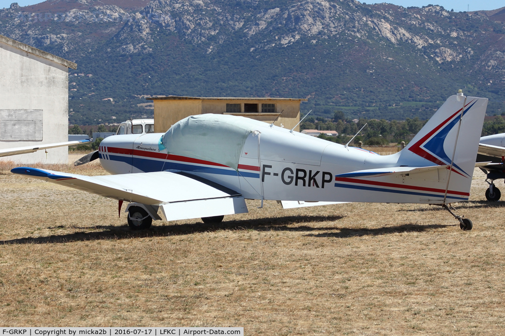 F-GRKP, Jodel D-140E Mousquetaire C/N 194, Parked