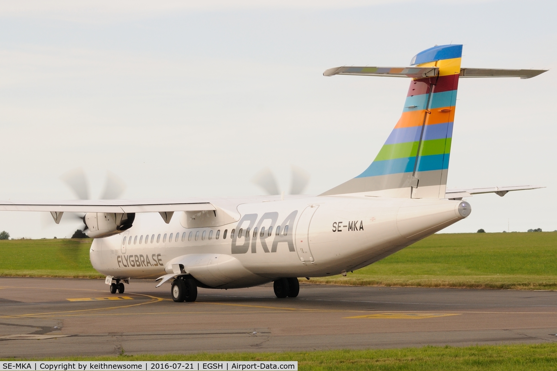 SE-MKA, 2015 ATR 72-212A C/N 1276, Leaving following paint work.