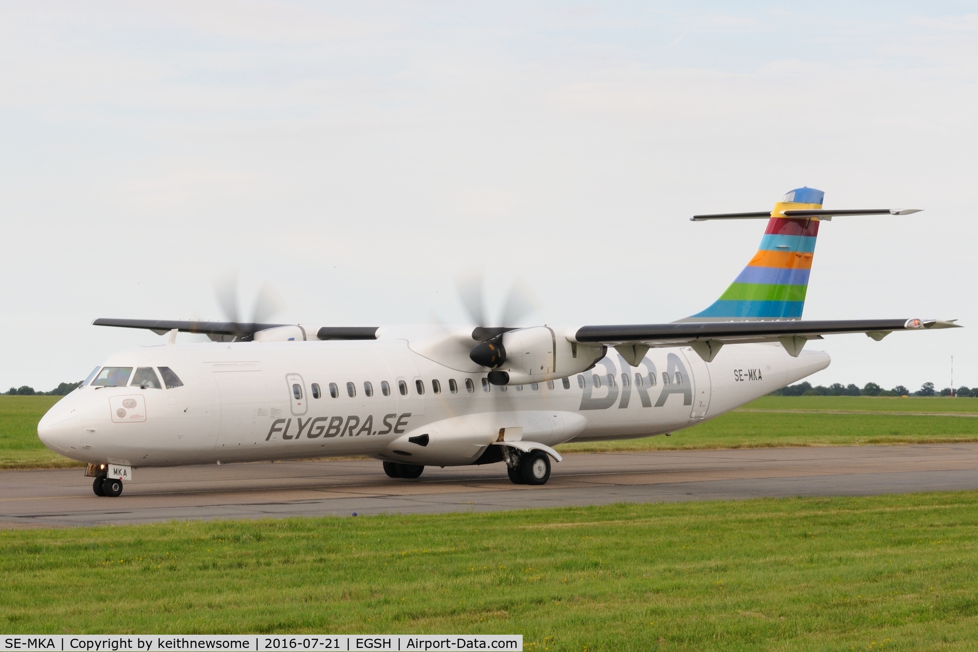 SE-MKA, 2015 ATR 72-212A C/N 1276, Leaving following paint work.