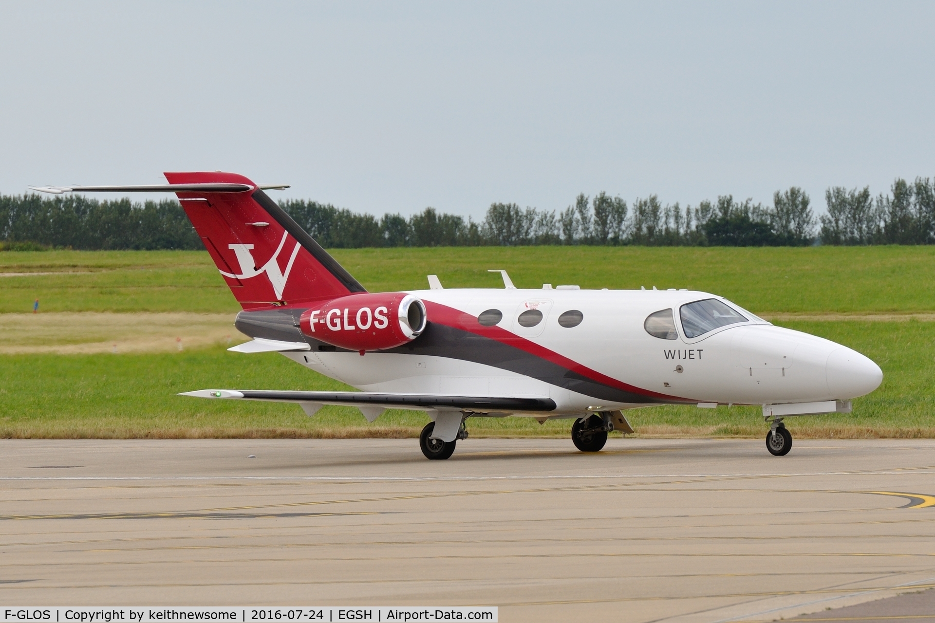 F-GLOS, 2009 Cessna 510 Citation Mustang Citation Mustang C/N 510-0169, Leaving for Bordeaux.