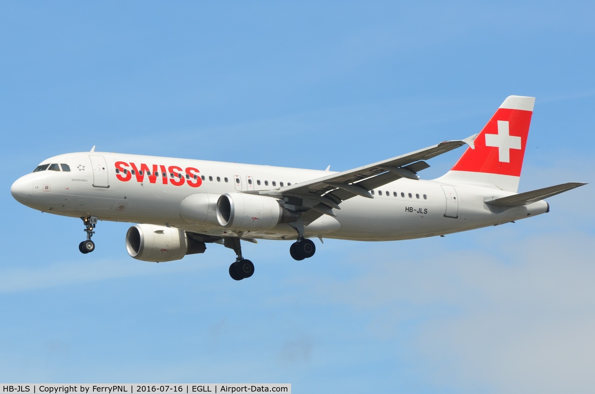 HB-JLS, 2012 Airbus A320-214 C/N 5069, Swiss A320 landing in London