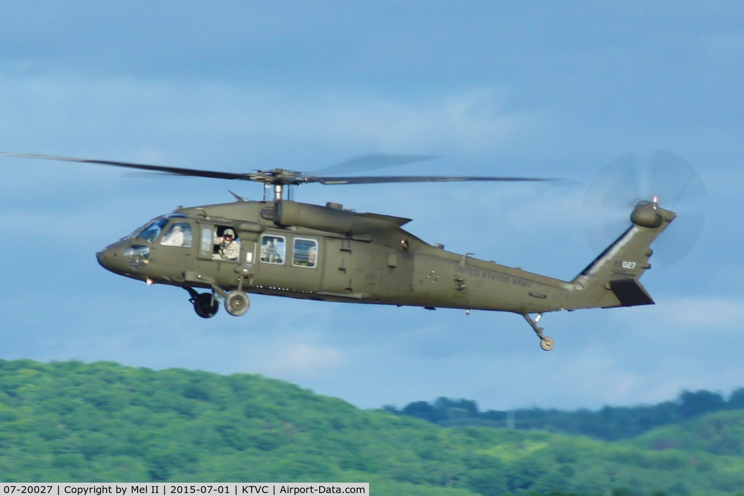 07-20027, 2007 Sikorsky UH-60M Black Hawk C/N 703143, Landing RWY 36