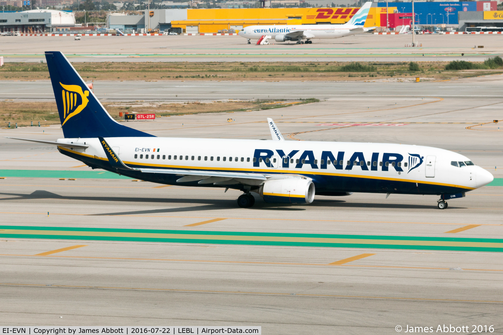EI-EVN, 2012 Boeing 737-8AS C/N 40294, Taxiing at Barcelona