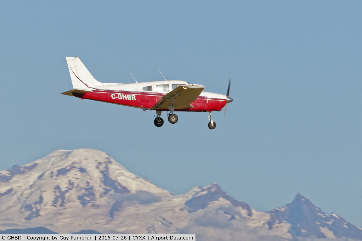 C-GHBR, 1974 Piper PA-28-151 C/N 28-7415413, Landing