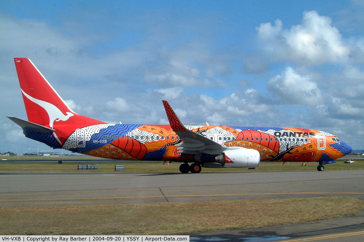VH-VXB, 2001 Boeing 737-838 C/N 30101, Boeing 737-838 [30101] (QANTAS) Sydney-Kingsford Smith Int'l~VH 20/09/2004