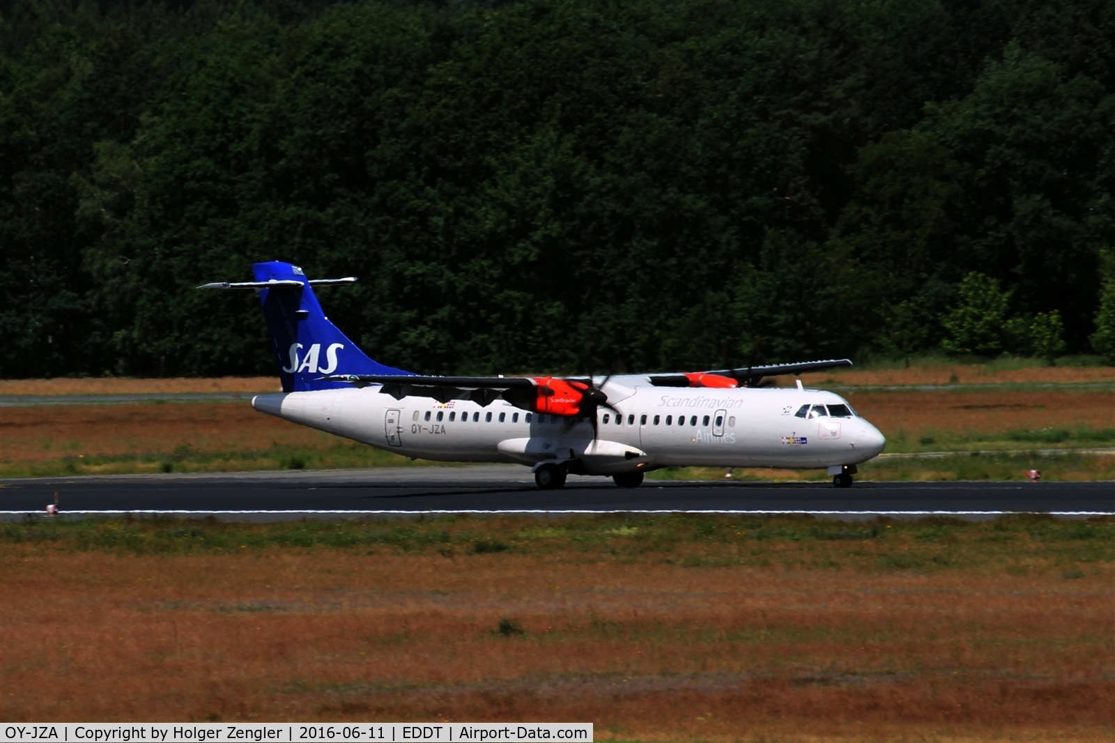 OY-JZA, 2013 ATR 72-600 (72-212A) C/N 1110, TXL waving good bye tour no.4 since 2011