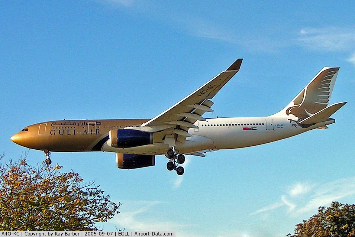 A4O-KC, 1999 Airbus A330-243 C/N 286, Airbus A330-243 [286] (Gulf Air) Heathrow~G 07/09/2005. On finals 27L.