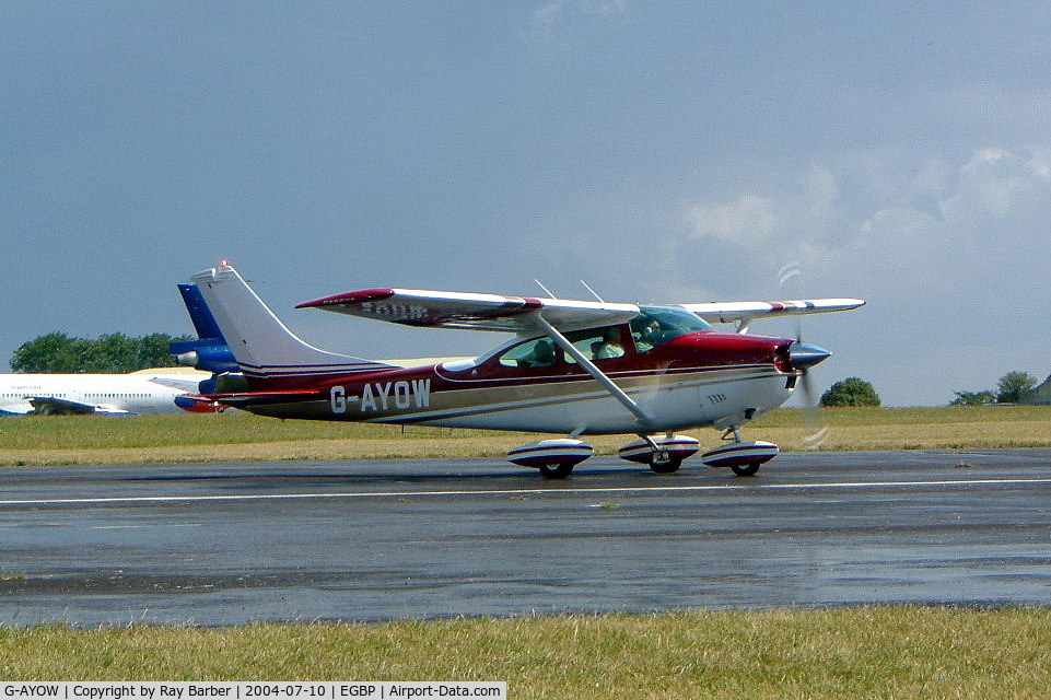 G-AYOW, 1971 Cessna 182N Skylane C/N 182-60481, Cessna 182N Skylane [182-60481] Kemble~G 10/07/2004