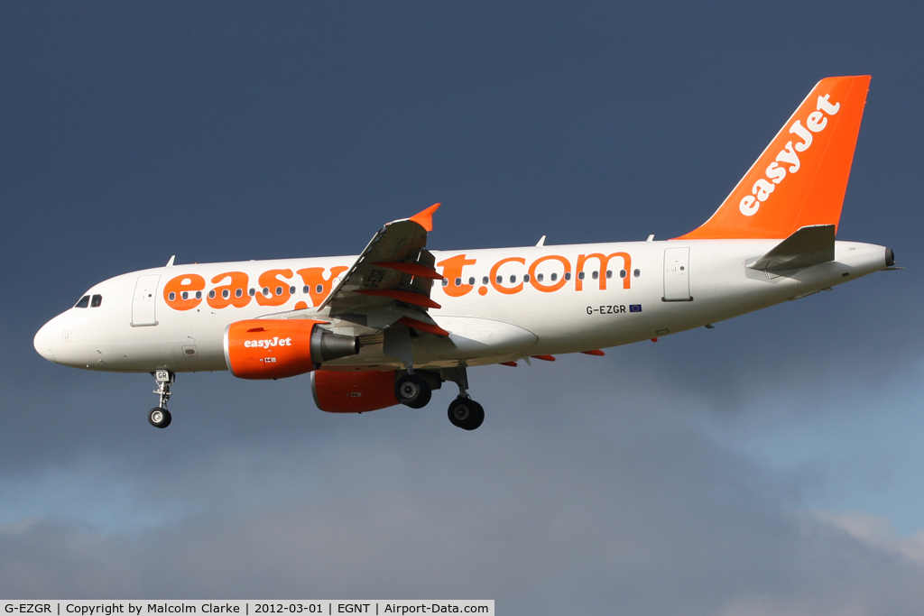 G-EZGR, 2011 Airbus A319-111 C/N 4837, Airbus A319-111 on approach to Newcastle Airport, March 1st 2012.