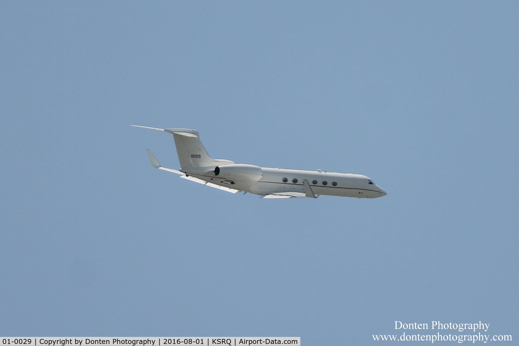 01-0029, 2002 Gulfstream C-37A C/N 624, A USAF C-37A Gulfstream V (01-0029) from MacDill Air Force Base departs Sarasota-Bradenton International Airport