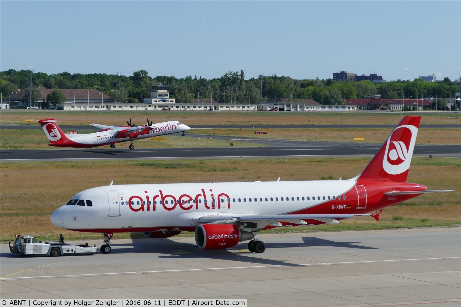 D-ABNT, 2005 Airbus A320-214 C/N 2562, TXL waving good bye tour no.4 since 2011