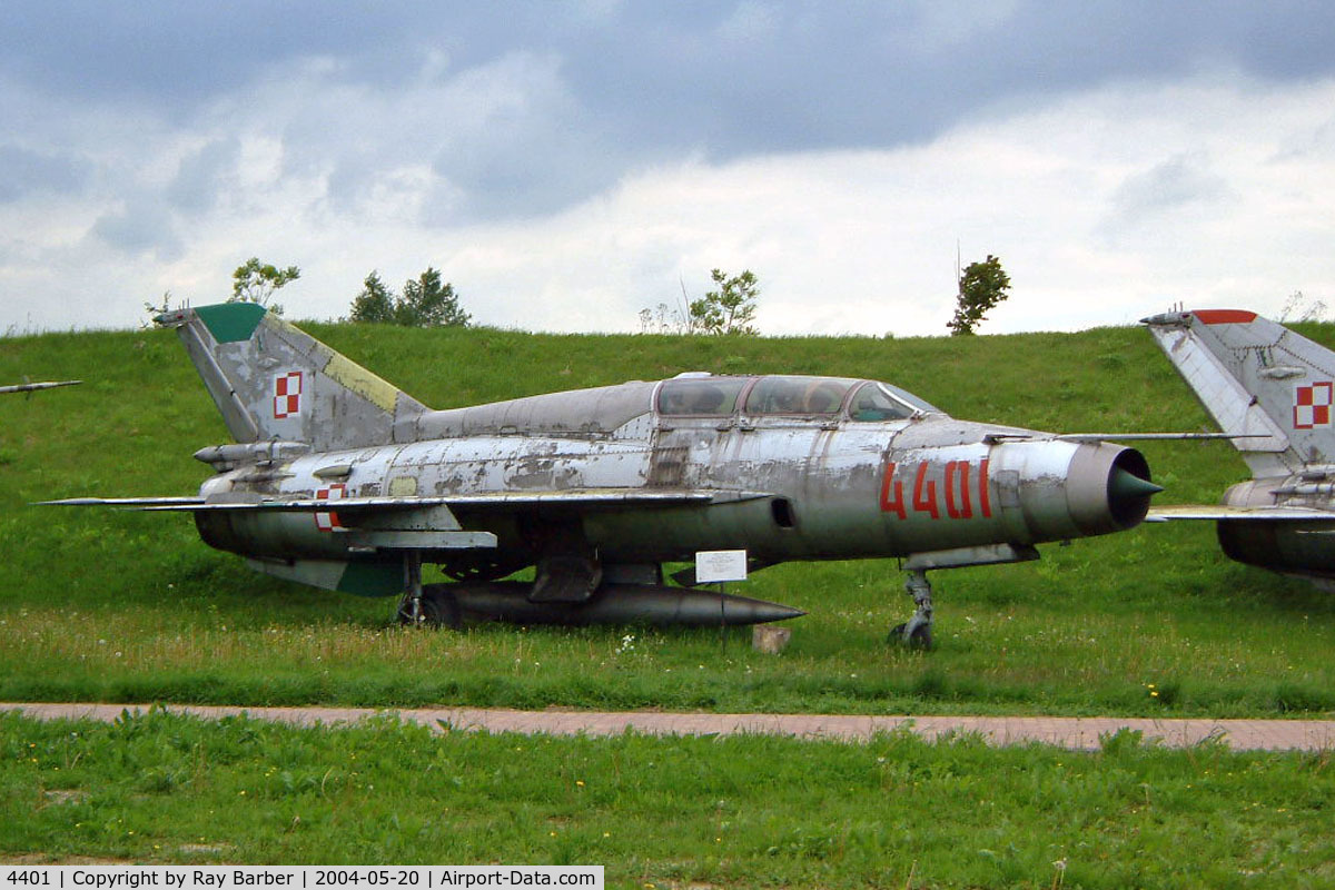 4401, Mikoyan-Gurevich MiG-21US Fishbed C/N 01685144, 4401   Mikoyan-Gurevich MiG-21US Fishbed [01685144] (Ex Polish Air Force) Krakow Museum-Malopolskie~SP 20/05/2004