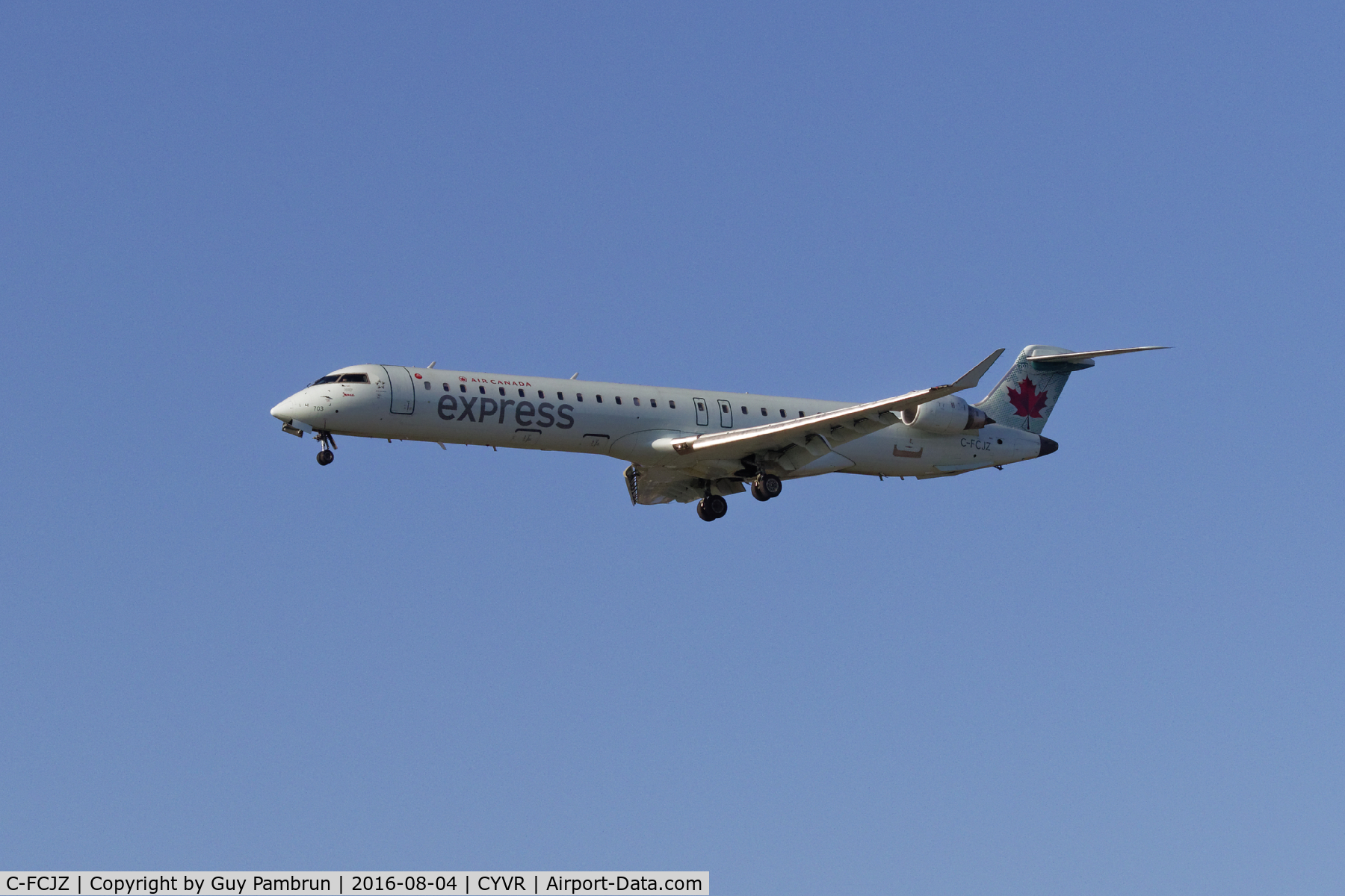 C-FCJZ, 2005 Canadair CRJ-705ER (CL-600-2D15) Regional Jet C/N 15040, Landing