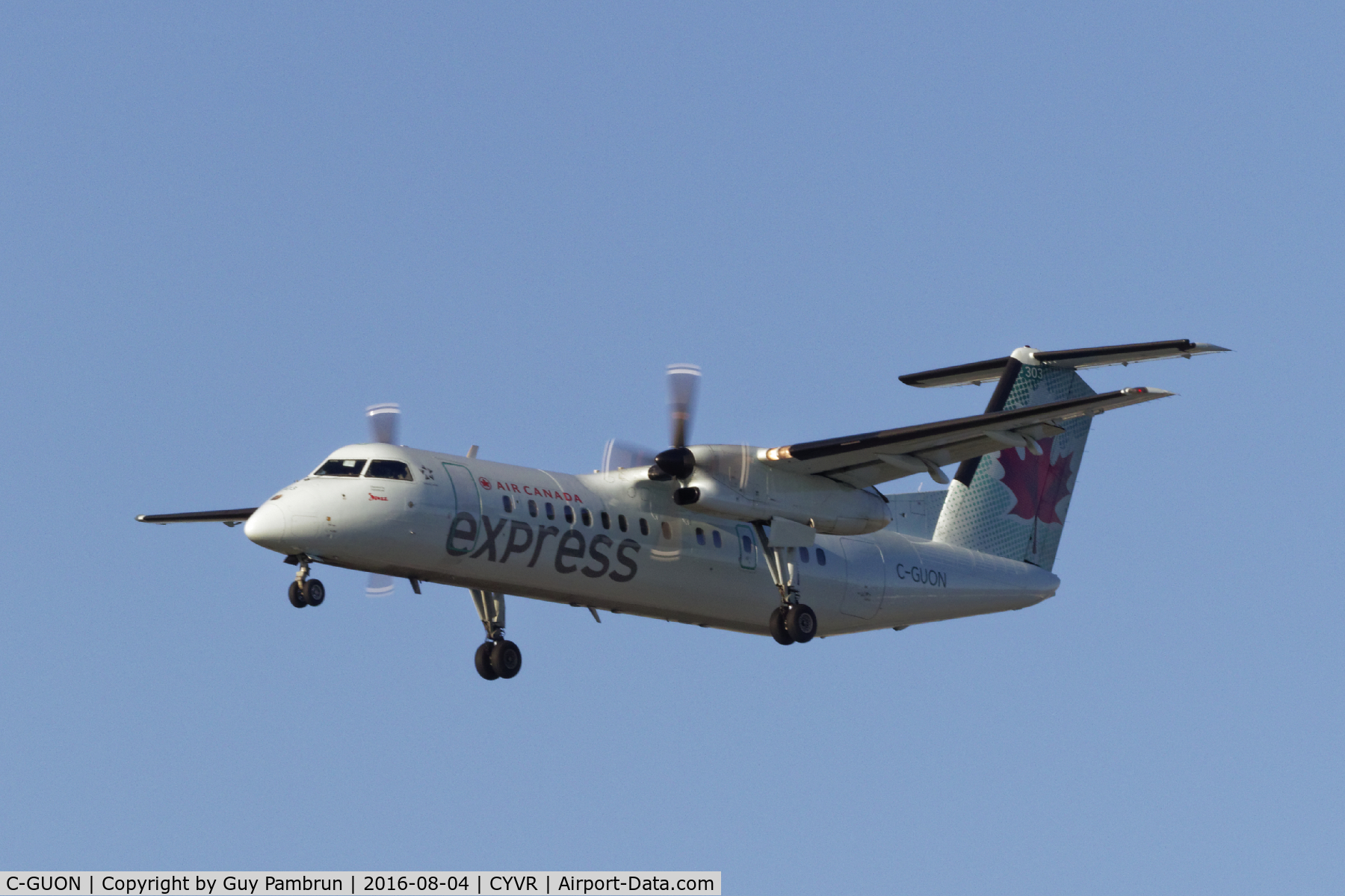 C-GUON, 1989 De Havilland Canada DHC-8-301 Dash 8 C/N 143, Landing