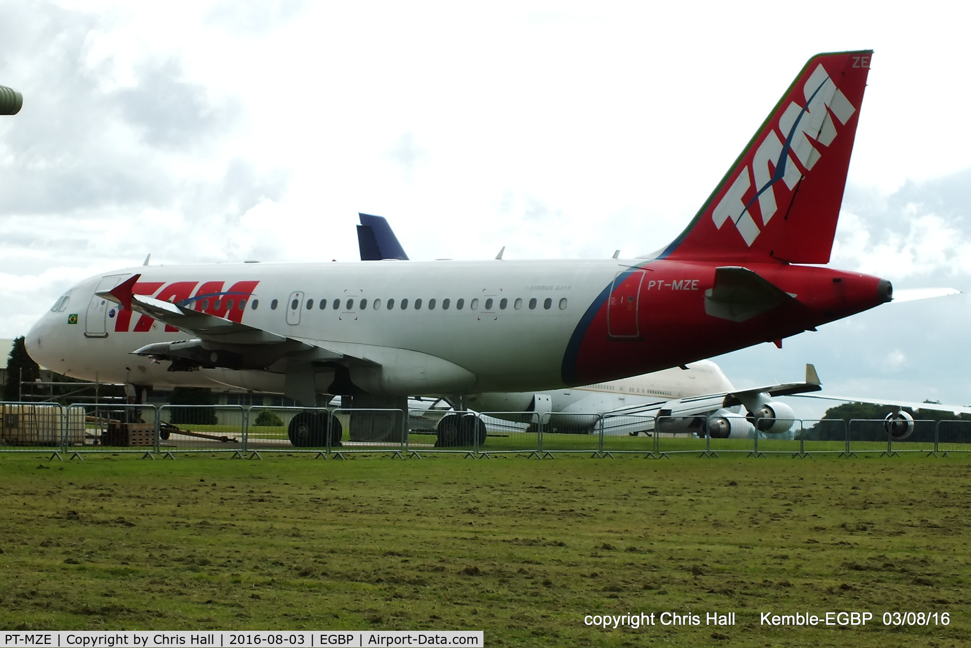 PT-MZE, 1999 Airbus A319-132 C/N 1103, in storage at Kemble