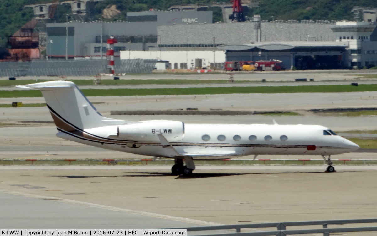 B-LWW, 2010 Gulfstream Aerospace GIV-X (G450) C/N 4187, spotted while taxiing at HKG International airport