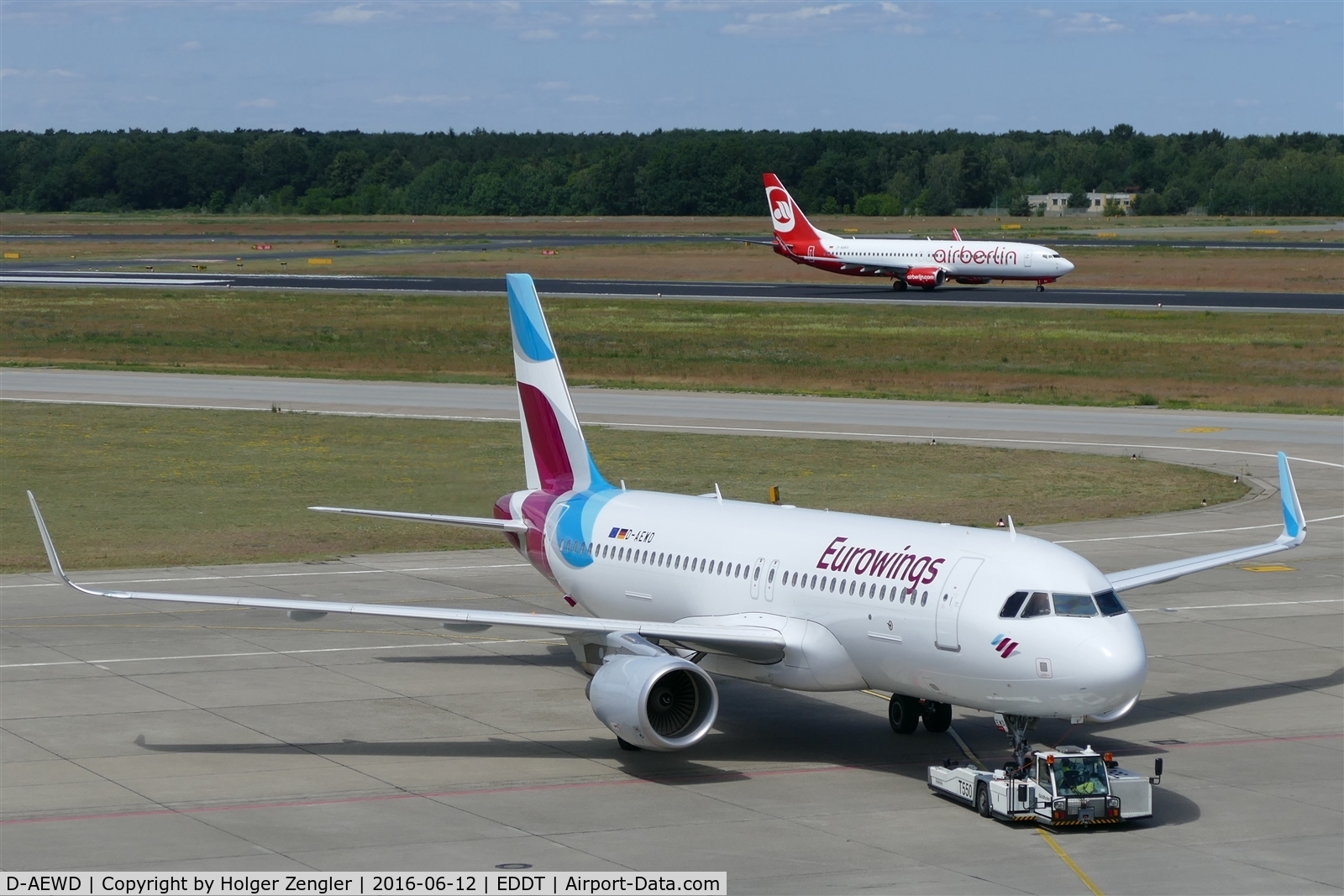 D-AEWD, 2016 Airbus A320-214 C/N 7019, TXL waving good bye tour no.4 since 2011