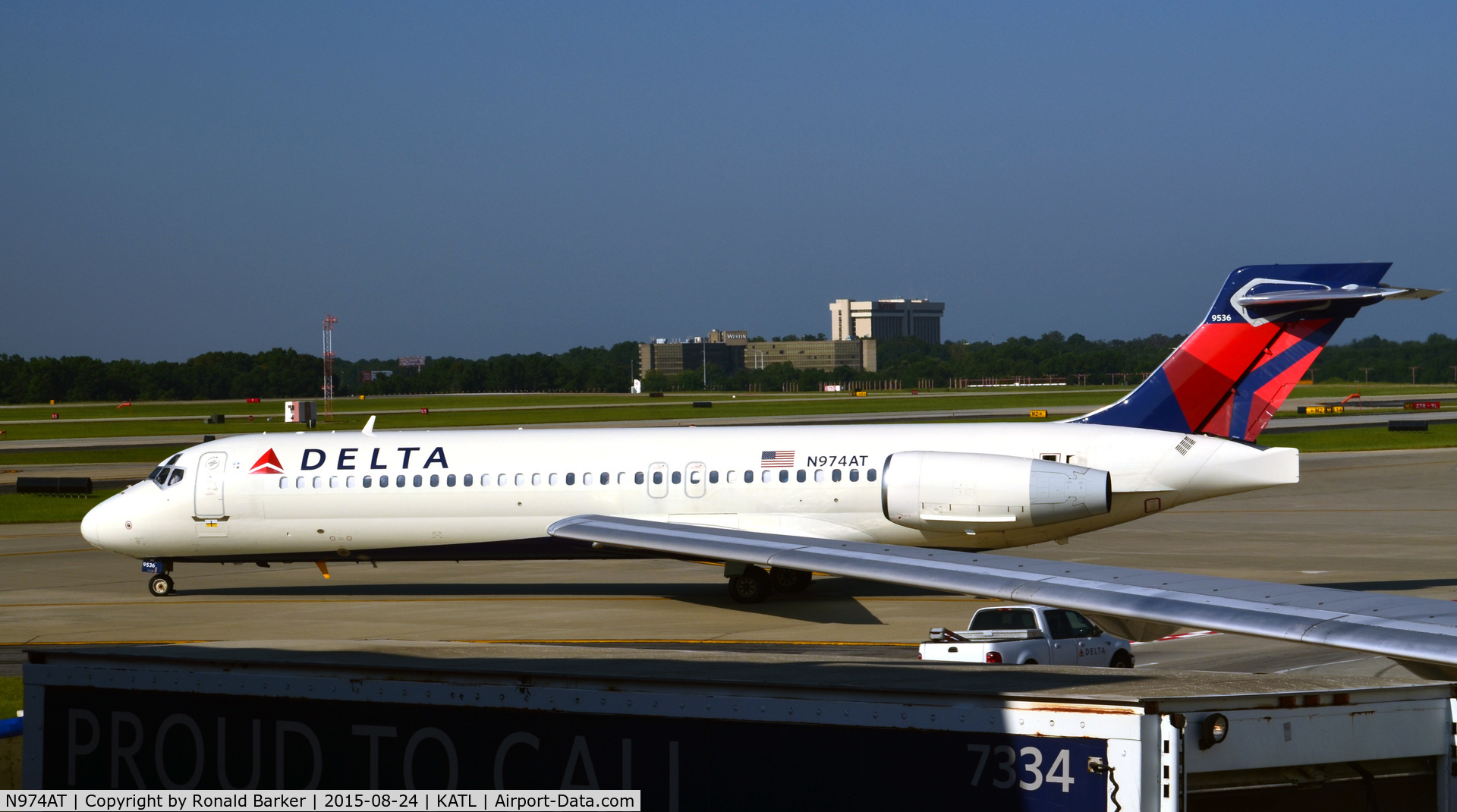 N974AT, 2002 Boeing 717-200 C/N 55034, Taxi Atlanta