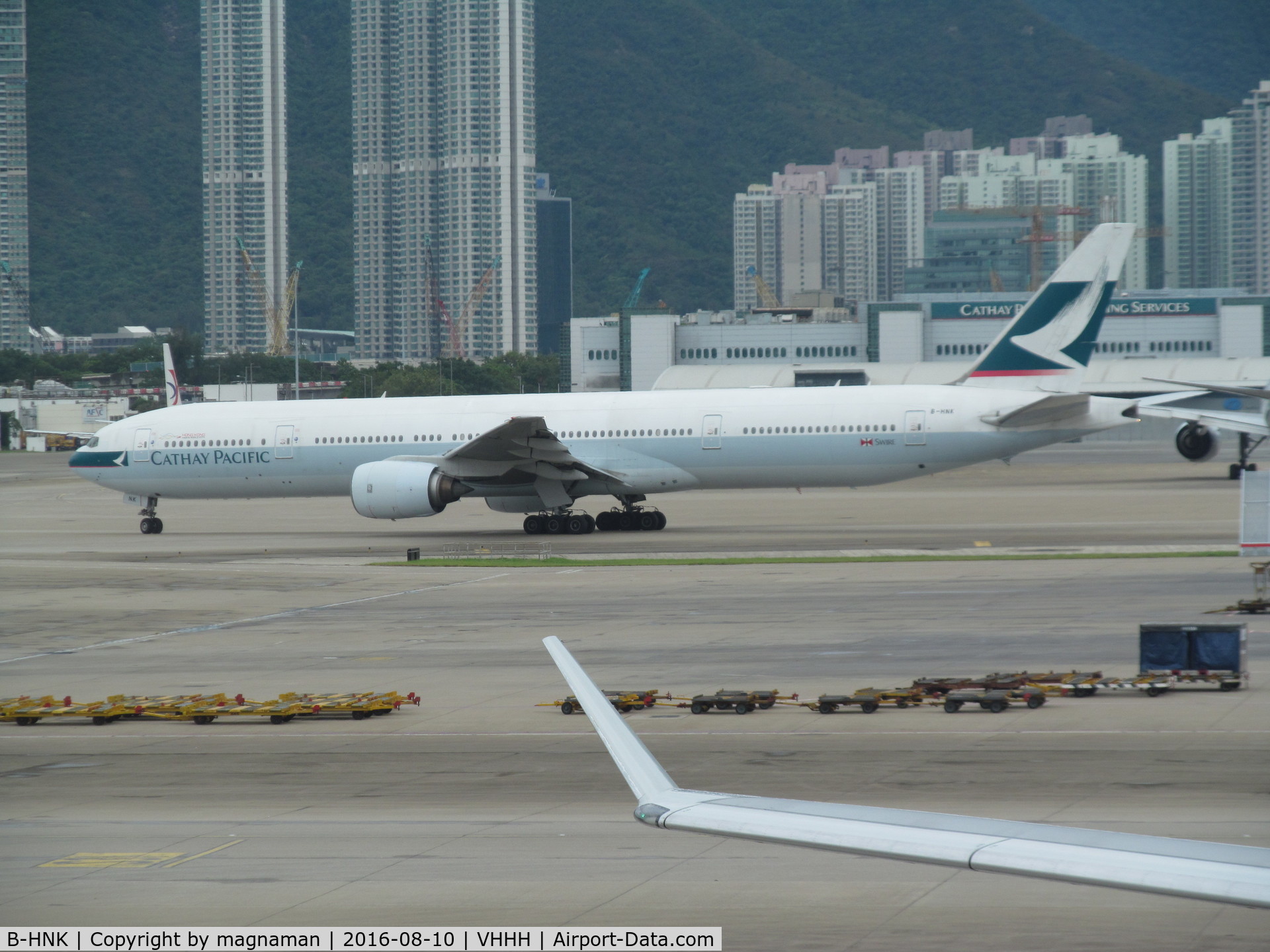 B-HNK, 1999 Boeing 777-367 C/N 27510, hnk in HoNg Kong